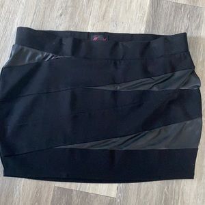 Women’s Black Torrid Skirt size 3XL
